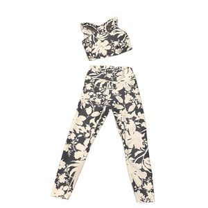 SAGE Black and white floral workout tank & Leggings Like New